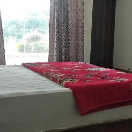 Hotel Radha Rani Mahal Khajurāho Zewnętrze zdjęcie