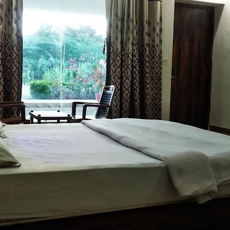 Hotel Radha Rani Mahal Khajurāho Zewnętrze zdjęcie