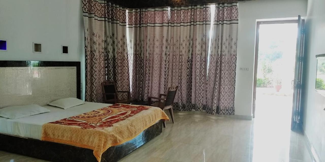 Hotel Radha Rani Mahal Khajurāho Zewnętrze zdjęcie