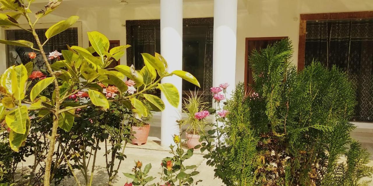 Hotel Radha Rani Mahal Khajurāho Zewnętrze zdjęcie