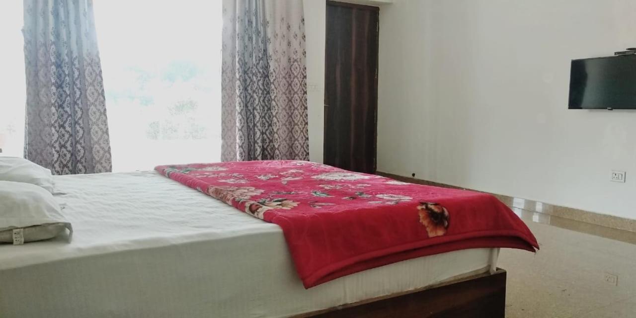 Hotel Radha Rani Mahal Khajurāho Zewnętrze zdjęcie