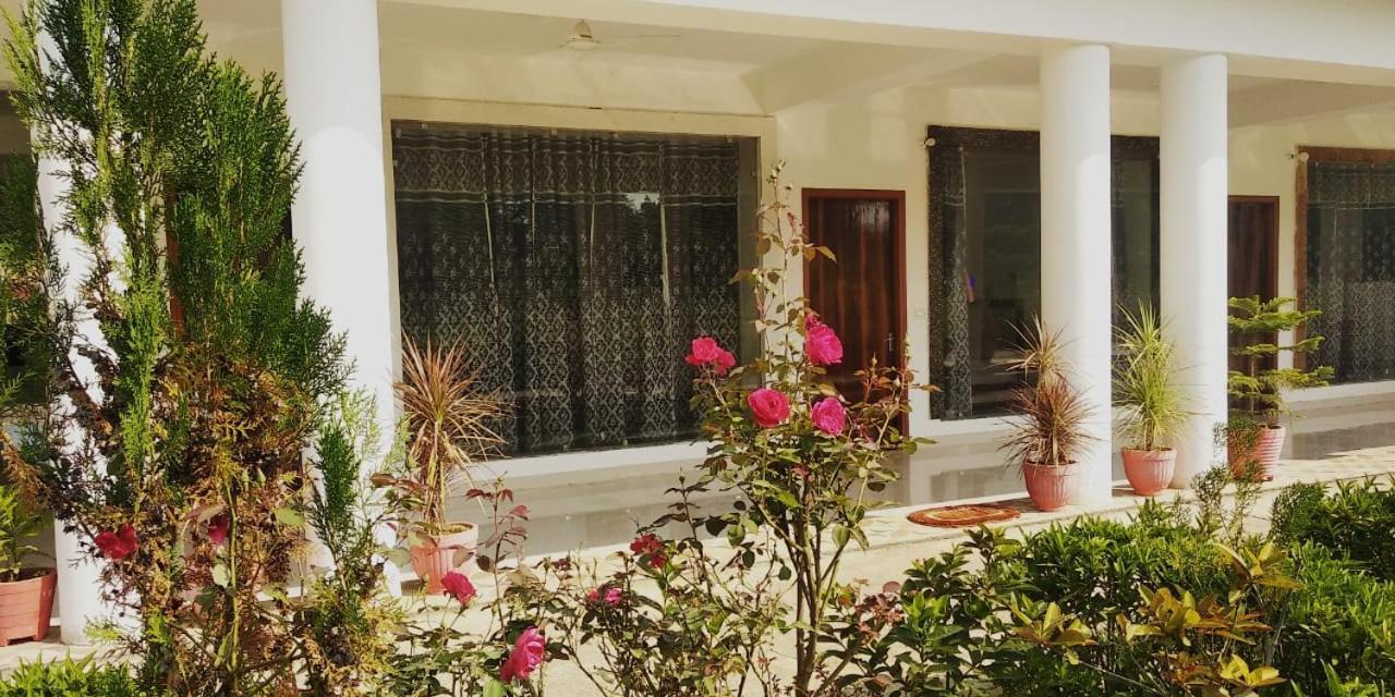 Hotel Radha Rani Mahal Khajurāho Zewnętrze zdjęcie
